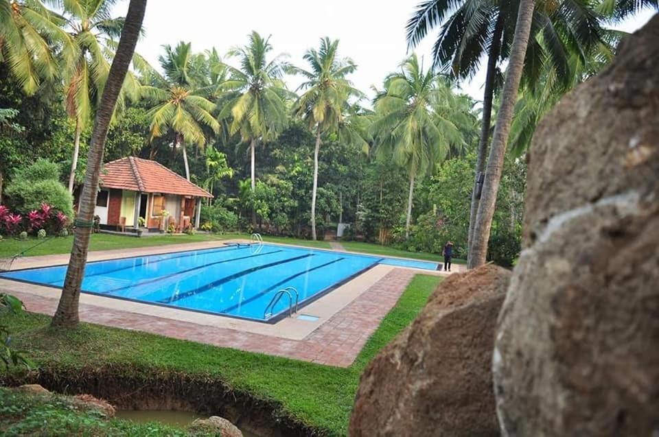 Soba Lanka Holiday Resort Melsiripura ภายนอก รูปภาพ